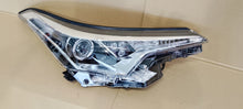 Laden Sie das Bild in den Galerie-Viewer, Frontscheinwerfer Toyota C-Hr Chr 81130-F4031 Rechts Scheinwerfer Headlight SCH3525600711cl