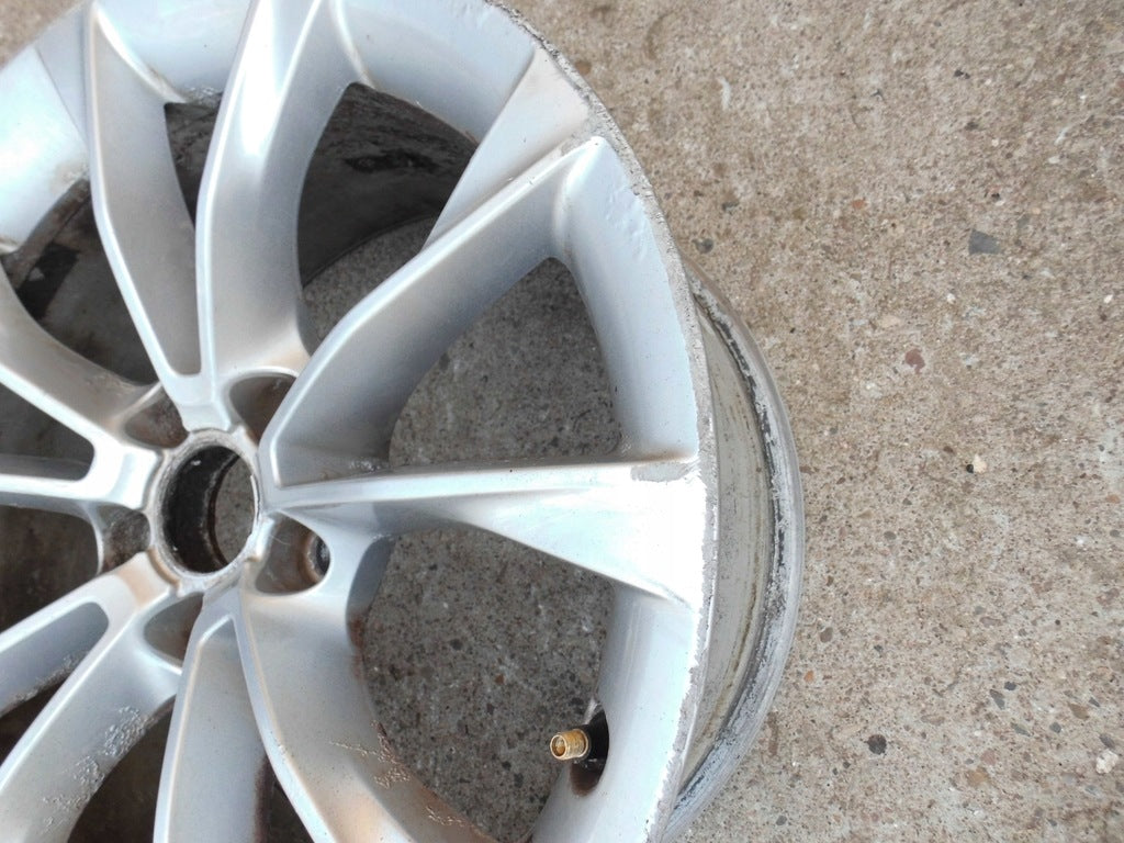 1x Alufelge 18 Zoll 8.5" 5x112 29ET Glanz Silber 8T0601025CA Audi A4 B8 FEL7623597024kh