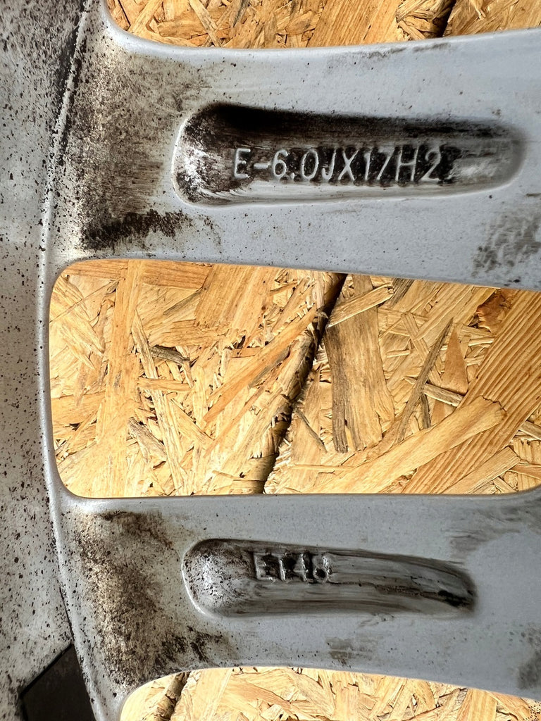 1x Alufelge 17 Zoll 6.0" 5x112 48ET 8V0601025DH Audi A3 Rim Wheel