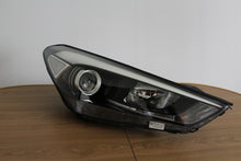 Load image into Gallery viewer, Frontscheinwerfer Hyundai Tucson 92102-D7000 Rechts Scheinwerfer Headlight SCH7829280257mg