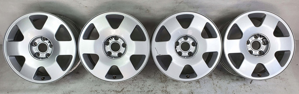 4x Alufelge 16 Zoll 7.0" 5x112 32ET Glanz Silber 8B3601025K Audi C5 A4 B6 B7