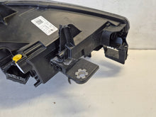 Laden Sie das Bild in den Galerie-Viewer, Frontscheinwerfer Cupra Born Links Scheinwerfer Headlight SCH3702879459hi