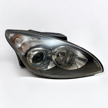 Laden Sie das Bild in den Galerie-Viewer, Frontscheinwerfer Hyundai I30 Octavia I 92102-2R Rechts Scheinwerfer Headlight