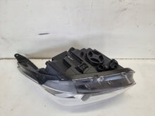 Laden Sie das Bild in den Galerie-Viewer, Frontscheinwerfer Kia III Links Scheinwerfer Headlight SCH1410518547lg