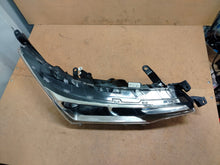 Laden Sie das Bild in den Galerie-Viewer, Frontscheinwerfer Toyota Corolla 81110-02L50-00 LED Rechts Headlight SCH2132783403yy
