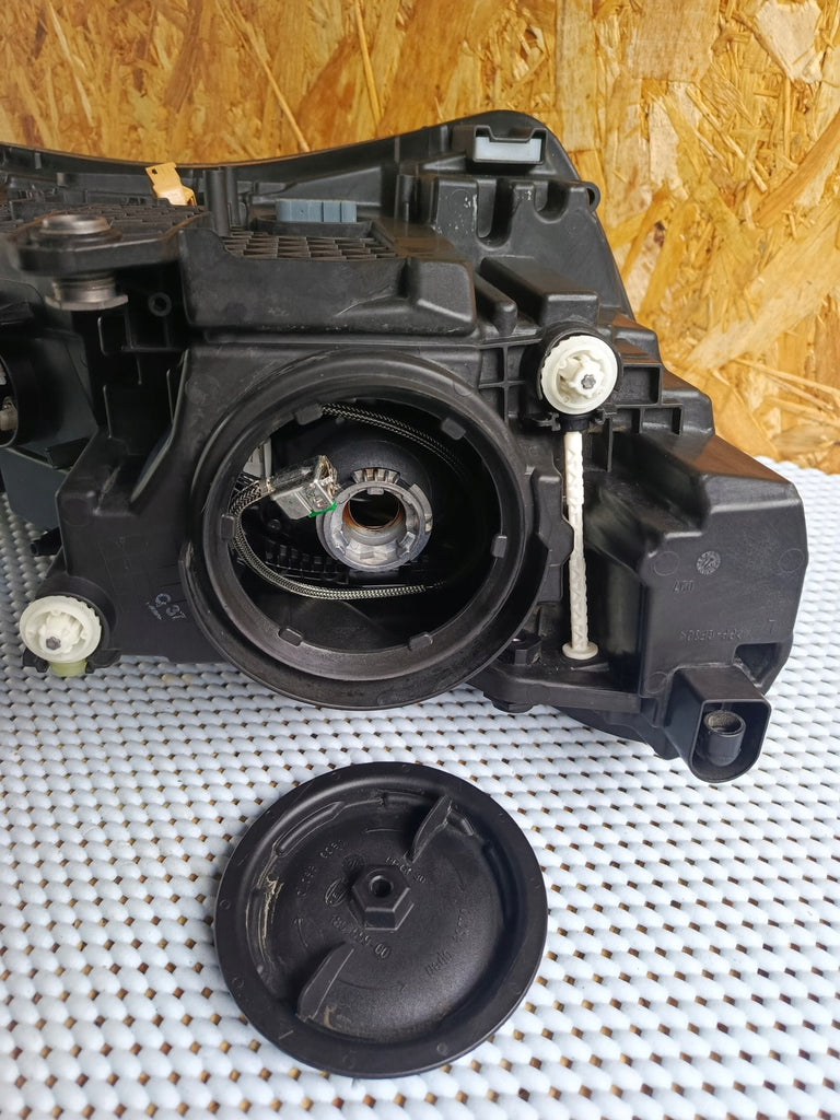 Frontscheinwerfer Skoda Superb III 3V1941015B Bi-Xenon Links Headlight