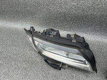 Load image into Gallery viewer, Frontscheinwerfer Volvo S80 I 8620662 8620663 Ein Stück (Rechts oder Links) SCH8254908413pp