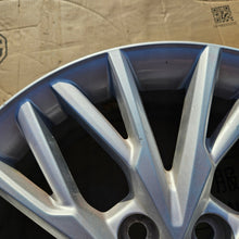 Laden Sie das Bild in den Galerie-Viewer, 1x Alufelge 18 Zoll 7.0" 5x114.3 50ET Silber PW457-10004 Toyota Chr C-Hr FEL7954534983th