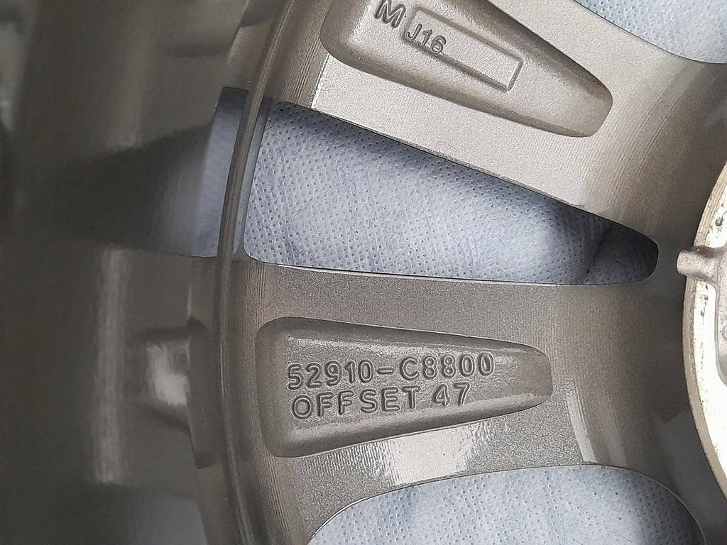 1x Alufelge 15 Zoll 6.0" 4x100 47ET Silber 52910-C8800 Hyundai Rim Wheel