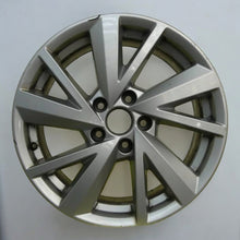 Laden Sie das Bild in den Galerie-Viewer, 1x Alufelge 17 Zoll 7.0&quot; 5x112 45ET Glanz Silber 81A601025C Audi Q2 Rim Wheel