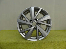 Laden Sie das Bild in den Galerie-Viewer, 1x Alufelge 17 Zoll 7.0&quot; 5x112 45ET Glanz Silber 81A601025C Audi Q2 Rim Wheel