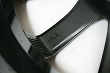 Laden Sie das Bild in den Galerie-Viewer, 1x Alufelge 15 Zoll 4.5&quot; 4x100 35ET Toyota Aygo X Rim Wheel