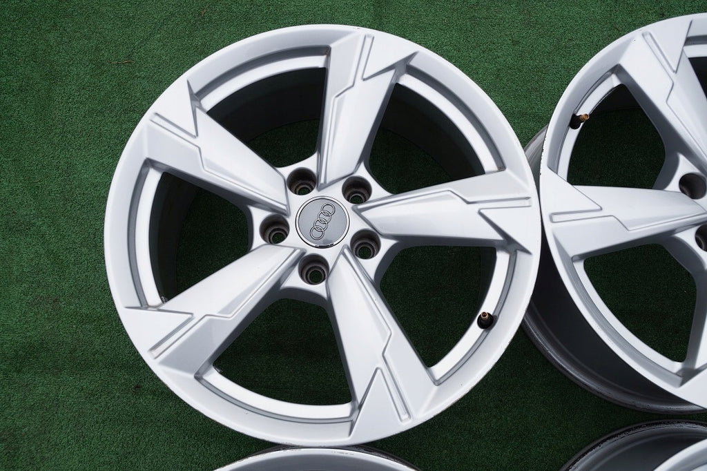4x Alufelge 18 Zoll 8.0" 5x112 39ET Glanz Silber 4K0601025D Audi A6 C8 Rim Wheel FEL1045352102ps