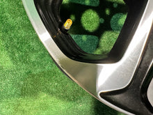 Load image into Gallery viewer, 1x Alufelge 17 Zoll 7.0&quot; 5x114.3 55ET T7A-17070B Honda Hrv Hr-V Rim Wheel