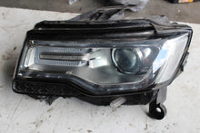 Laden Sie das Bild in den Galerie-Viewer, Frontscheinwerfer Jeep Grand Cherokee Wk2 68144709AC Links Headlight SCH6802649178lb