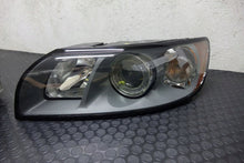 Laden Sie das Bild in den Galerie-Viewer, Frontscheinwerfer Volvo V50 30698886 Ein Satz Scheinwerfer Headlight SCH6117984459el