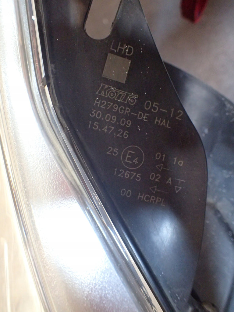 Frontscheinwerfer Toyota Avensis Rechts Scheinwerfer Headlight SCH2134192288ae