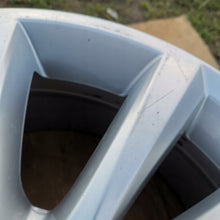 Load image into Gallery viewer, 1x Alufelge 18 Zoll 8.0" 5x130 53ET Glanz Silber 7P6601025C VW Touareg Rim Wheel FEL6741902964fy