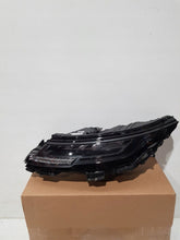 Laden Sie das Bild in den Galerie-Viewer, Frontscheinwerfer Land Rover Range Evoque L551 R8D213W030 Links Headlight SCH9140984226cj