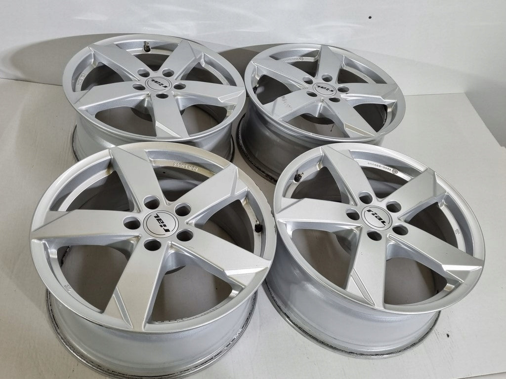 4x Alufelge 17 Zoll 7.5" 5x112 28ET Glanz Silber Audi Rim Wheel FEL2218018472re