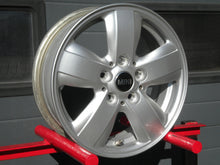 Laden Sie das Bild in den Galerie-Viewer, 4x Alufelge 15 Zoll 5.5&quot; 5x112 46ET Glanz Silber 6855101 Mini F56 F55 Rim Wheel