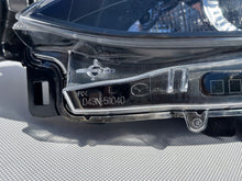 Laden Sie das Bild in den Galerie-Viewer, Frontscheinwerfer Mazda 2 D43N-51040 LED Links Scheinwerfer Headlight