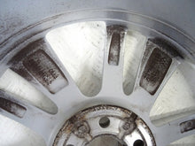 Laden Sie das Bild in den Galerie-Viewer, 1x Alufelge 17 Zoll 6.5&quot; 5x100 39ET 2GM601025D VW T-Cross Rim Wheel