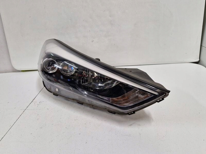 Frontscheinwerfer Hyundai Tucson 92102-D7201 Rechts Scheinwerfer Headlight SCH8652956526ix