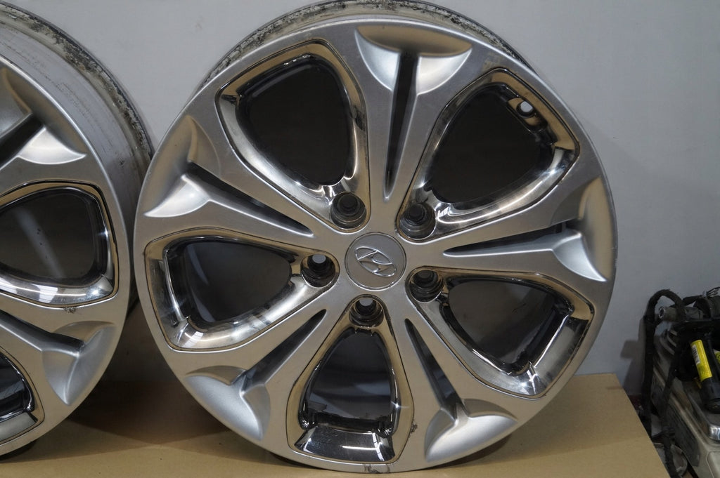 1x Alufelge 17 Zoll 7.0" 5x114.3 53ET 52910-A5550 Hyundai Rim Wheel