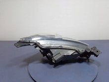 Laden Sie das Bild in den Galerie-Viewer, Frontscheinwerfer Mazda II Dj DB5J-51040 Links Scheinwerfer Headlight