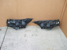 Laden Sie das Bild in den Galerie-Viewer, Frontscheinwerfer Ford Galaxy FM2B-13W029-GA FM2B-13W030-GA Ein Satz Headlight SCH1837864852qv