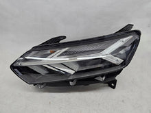 Laden Sie das Bild in den Galerie-Viewer, Frontscheinwerfer Dacia Sandero III Jogger 260605914R Full LED Links Headlight