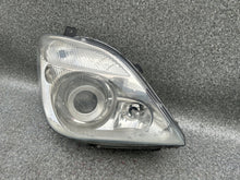 Load image into Gallery viewer, Frontscheinwerfer Mercedes-Benz Sprinter A9068201061 Rechts Headlight SCH9023012954kt