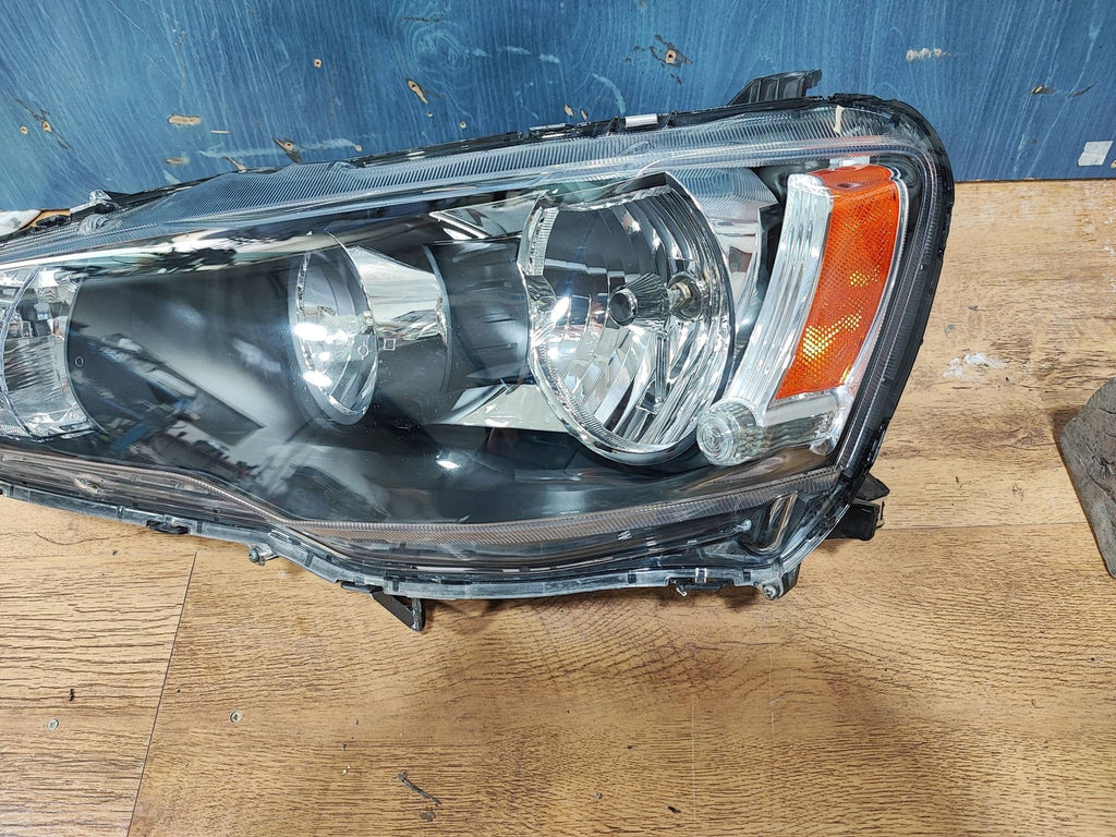 Frontscheinwerfer Mitsubishi Lancer VIII I 8301C3-37 FALSE Headlight SCH2312697204db