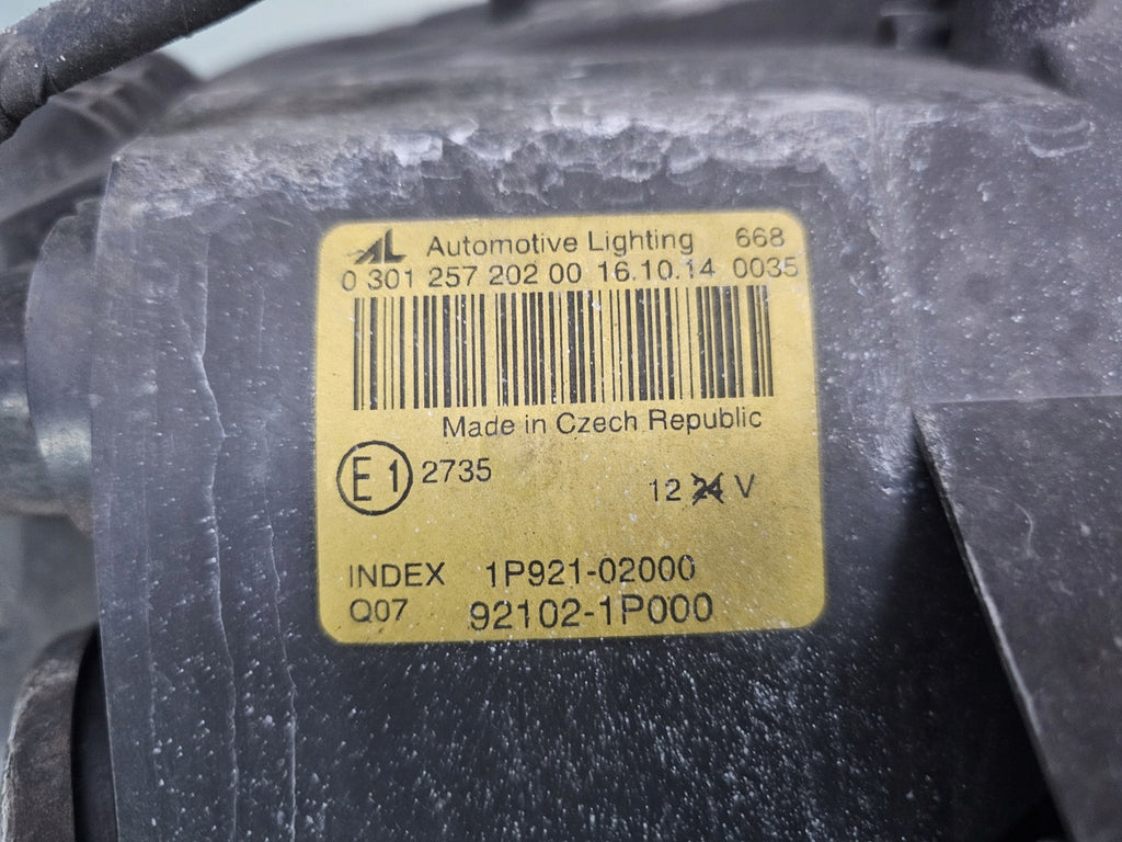 Frontscheinwerfer Kia Venga 92102-1P000 Rechts Scheinwerfer Headlight