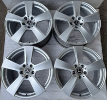 Laden Sie das Bild in den Galerie-Viewer, 4x Alufelge 18 Zoll 8.5&quot; 5x112 48ET Glanz Silber A2124011302 Mercedes-Benz