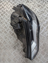 Laden Sie das Bild in den Galerie-Viewer, Frontscheinwerfer Audi A3 8V0941003J Links Scheinwerfer Headlight