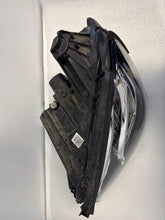 Laden Sie das Bild in den Galerie-Viewer, Frontscheinwerfer Mercedes-Benz W213 A2139067706KZ LED Links Headlight SCH3546020946op