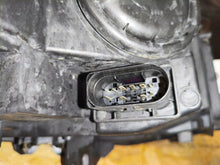 Laden Sie das Bild in den Galerie-Viewer, Frontscheinwerfer Mercedes-Benz W176 A1768202761 Links Scheinwerfer Headlight SCH3007109655jh