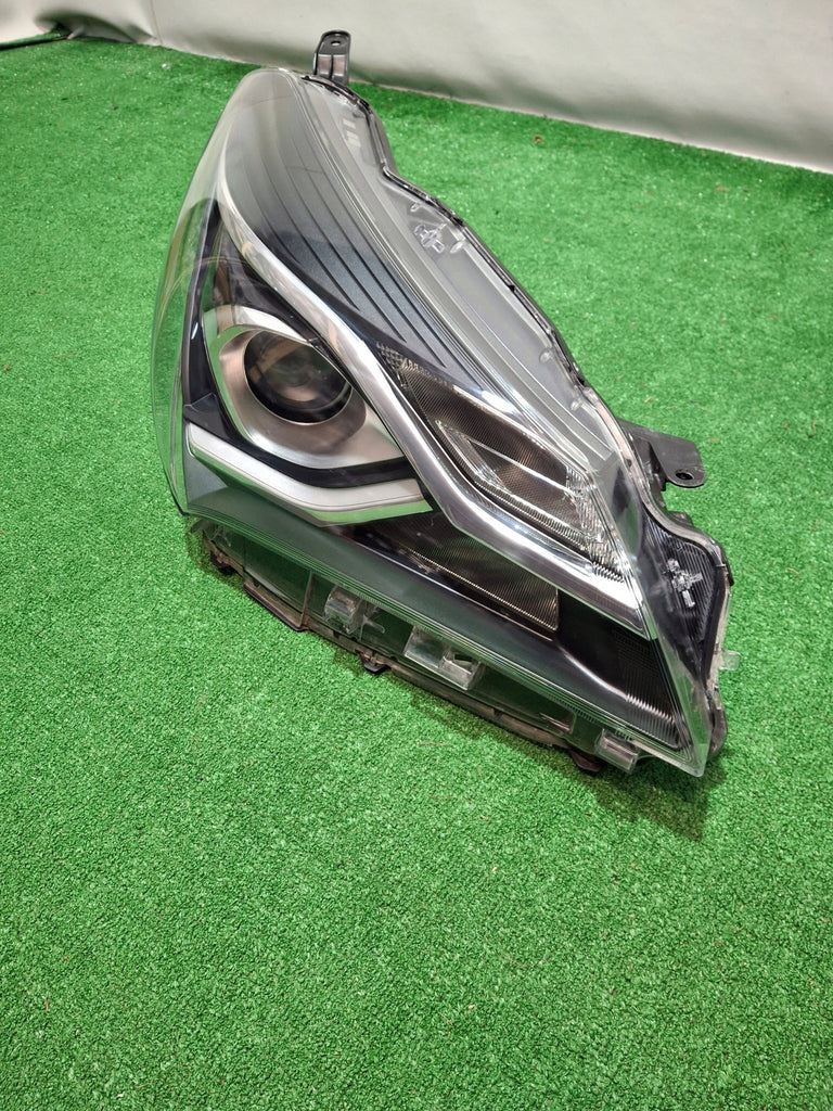 Frontscheinwerfer Toyota Yaris Rechts Scheinwerfer Headlight SCH9521144152lq