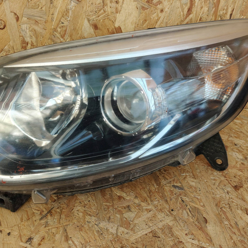Frontscheinwerfer Renault Captur 30128121100 Ein Stück (Rechts oder Links) SCH8549709830tp