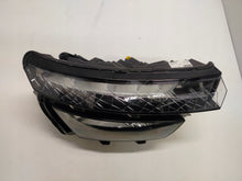 Laden Sie das Bild in den Galerie-Viewer, Frontscheinwerfer Skoda Kamiq 658941015 LED Ein Satz Scheinwerfer Headlight SCH3838113087zl