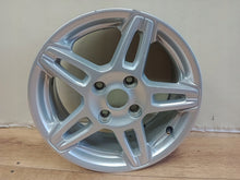 Laden Sie das Bild in den Galerie-Viewer, 1x Alufelge 15 Zoll 6.0&quot; 4x108 47 5ET Glanz Silber C1BC-1007-BB Ford Rim Wheel