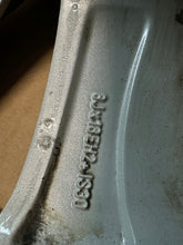 Load image into Gallery viewer, 1x Alufelge 18 Zoll 8.0" 5x120 30ET Glanz Silber 6790174 BMW 5 F10 Rim Wheel FEL8363887113zj