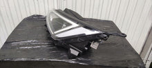 Laden Sie das Bild in den Galerie-Viewer, Frontscheinwerfer Hyundai Elantra 92101-F2500 LED Links Scheinwerfer Headlight SCH2081771324js