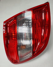 Laden Sie das Bild in den Galerie-Viewer, Rückleuchte Mercedes-Benz W204 2048203564 Links Rearlight