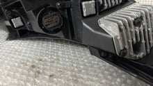 Laden Sie das Bild in den Galerie-Viewer, Frontscheinwerfer Hyundai I30 G4921-13010 Links Scheinwerfer Headlight SCH1021547997xu