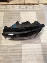 Laden Sie das Bild in den Galerie-Viewer, Frontscheinwerfer Skoda Octavia IV 5E4941015A Links Scheinwerfer Headlight SCH2370873204es
