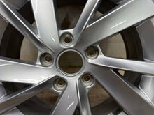 Laden Sie das Bild in den Galerie-Viewer, 1x Alufelge 16 Zoll 46ET Blau 5H0071496 VW Golf Viii Rim Wheel FEL8534244896it