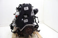 Load image into Gallery viewer, Motor Volvo V70 D5244T14 2.4 175PS 129kW 195TKm Benzin Engine Komplett MOT9480075424xb